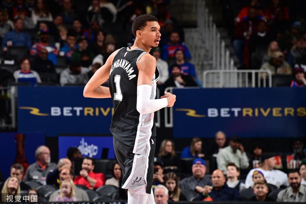 缺乏果断的 缺乏果断的