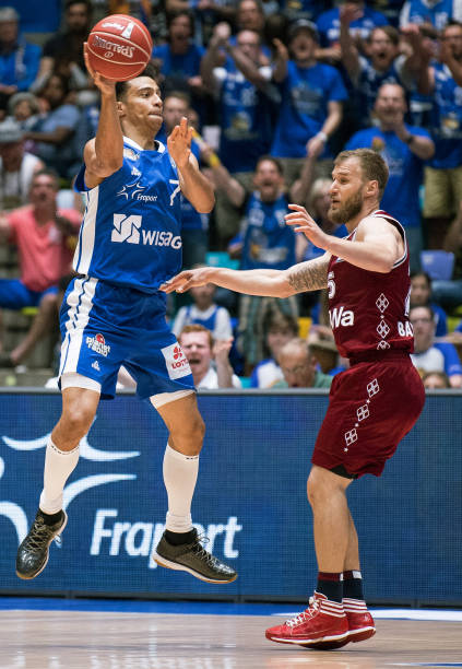 在这个充满 在这个充满