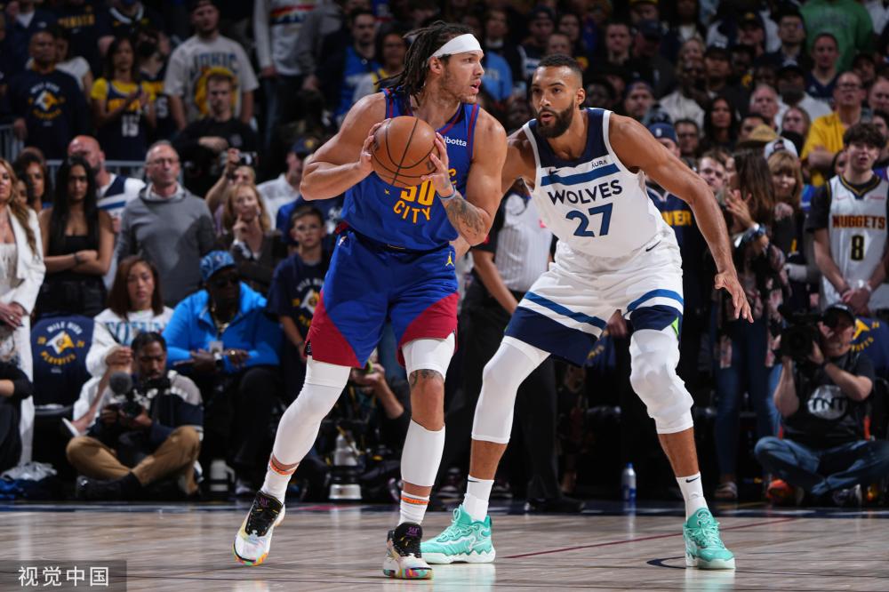 体育舞台上 体育舞台上