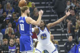 他依然展现 他依然展现